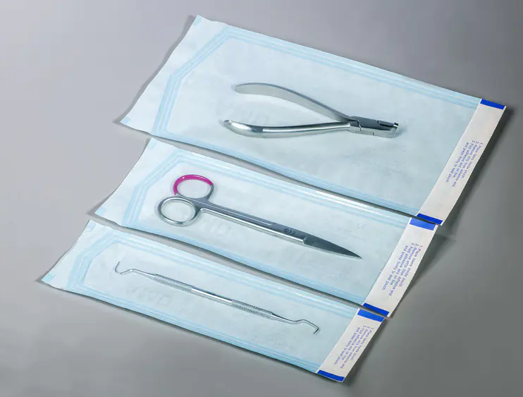 Hvordan sikrer selvlukkende steriliseringsposer den sterile barriere af medicinsk udstyr?